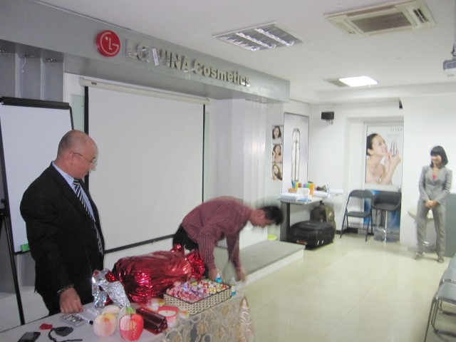 LG-VINA chúng ta là một gia đình (ngày 21-11-2012)